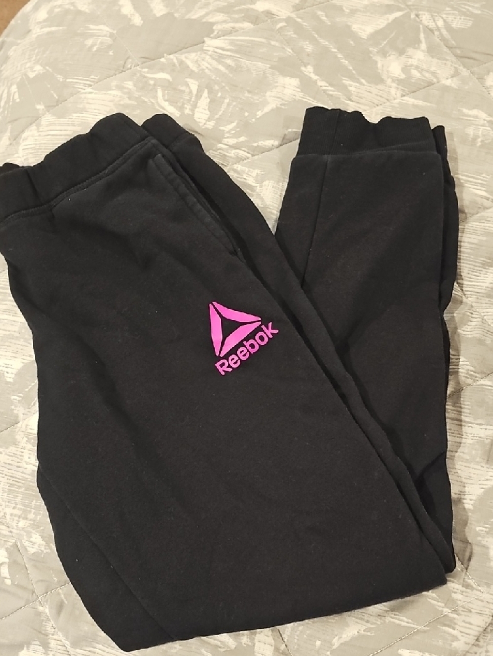 $7 LOWER PRICE IN BUNDLE Reebok Black Kids Joggers with Pink Logo Size Xl 14/16